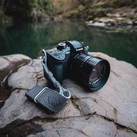 TETHER Black Leather Wrist Camera Strap for DSLR or SLR Camera, DSLR Camera Strap. Camera Accessories. Camera Strap (Black)