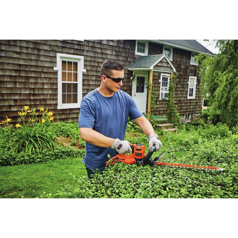 BLACK+DECKER Hedge Trimmer with Saw, 20-Inch, Corded (BEHTS300)