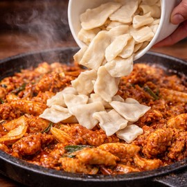 Chuncheon chicken ribs 700g 4 packs + sujebi 2kg / 참닭 춘천닭갈비700g4팩+수제비2kg