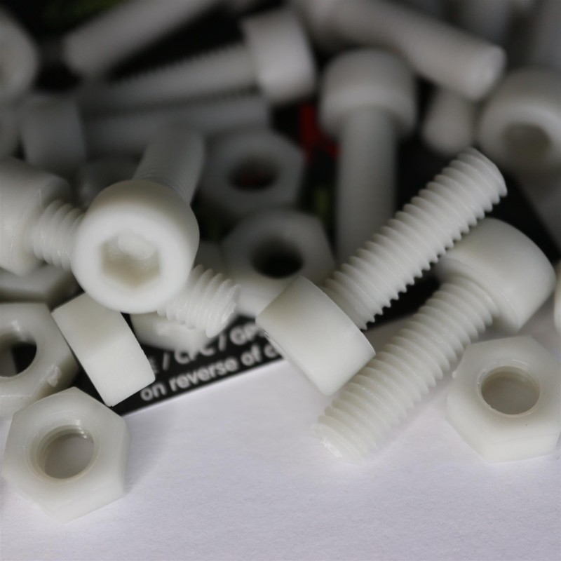 50 x Glass Filled Reinforced, Super Nylon Socket Head, M6