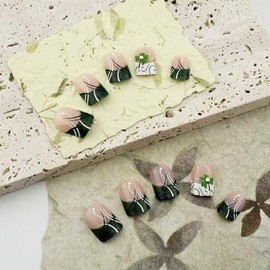 24Pcs St. Patrick's Day Press on Nails Short Fake Nails with Four-Leaf Clover Design Green Glitter French Tip False Nails with Rhinestone Lucky Shamrock Square Glue on Nails for Women Girl Nails Decor