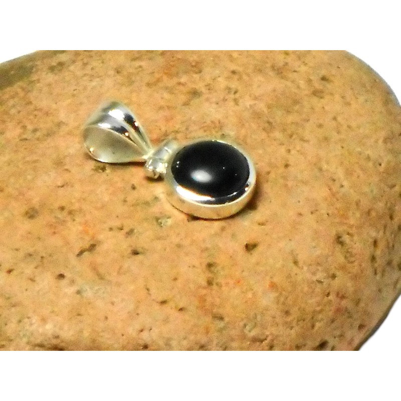 Art Gecko Small Round Black Onyx Pendant 925 Sterling Silver