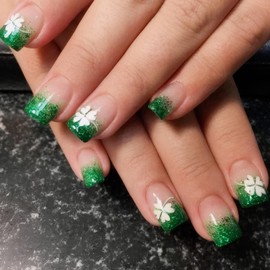 Rchovsam St Patricks Green Press on Nails Short Square Nails Press Ons Green French Tip Four Leaf Clover Designs False Nails Acrylic Full Cover Gel Fake Nails Gift for Women 24pcs