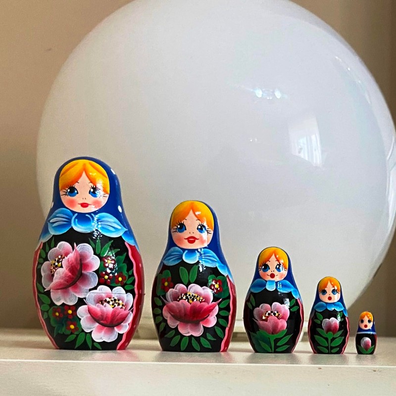 Russian Nesting Dolls Set of 5 pcs - Matryoshka Doll