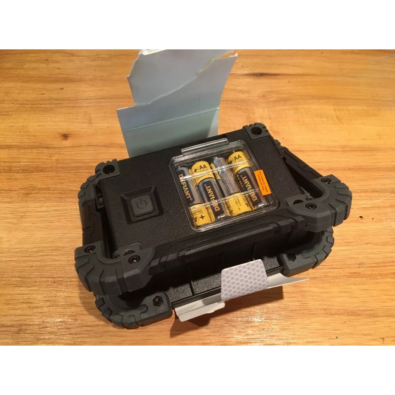Defiant 500 Lumen LED Utility Light Brand New With Batteries