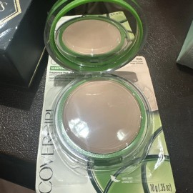 CoverGirl Clean Sensitive Skin Pressed Powder 250 Creamy Beige Fragrance Free