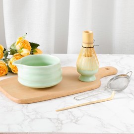 Matcha Whisk Set, Japanese Tea Set Includes Matcha Bowl with Spout, Matcha Whisk Holder, Bamboo Matcha Whisk and Bamboo Scoop, Ceramic Matcha Kit for Tea Lovers ﻿ (Green -5pcs)