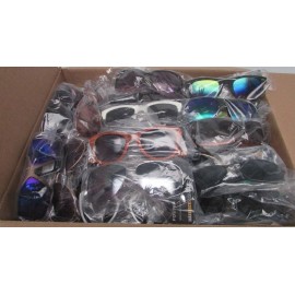 Assorted Wholesale Lot of 75 Foster Grant FGX Assorted Sunglasses (Panama Jack, E/O, Etc)