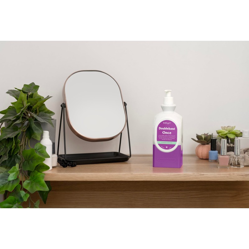 Doublebase Once Emollient Gel. Once-daily, highly moisturising, protective gel for