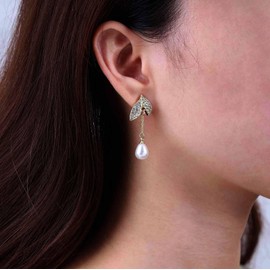 Atentuyi Wedding Pearl Drop Earrings Silver Rhinestone Stud Earrings Vintage Pearl Earrings Sparkling Crystal Earrings CZ Chain Tassel Earrings Jewellery for Women and Girls, Crystal