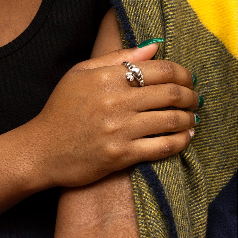 Tuscany Silver Sterling Silver Rhodium Plated Medium Claddagh Ring, Rhodium-plated