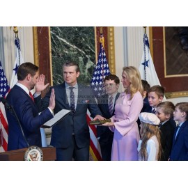 PETE HEGSETH SWORN IN AS SECRETARY OF DEFENSE BY VP J.D. VANCE 5X7 PHOTO