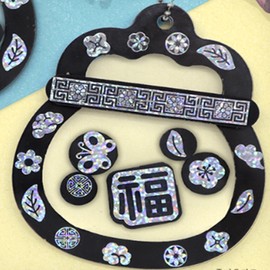 I agree to third-party provision for delivery of museum goods, Korean-Chinese gourd, Mues, traditional mother-of-pearl lucky bag, key ring, Korean traditional gift for foreigners, and K-goods. / 박물관굿즈 국중박 뮷즈 전통 자개 복주머니 키링 한국 전통 외국인선물 K굿즈 배송을 위한 제3자 제공에 동의합니다
