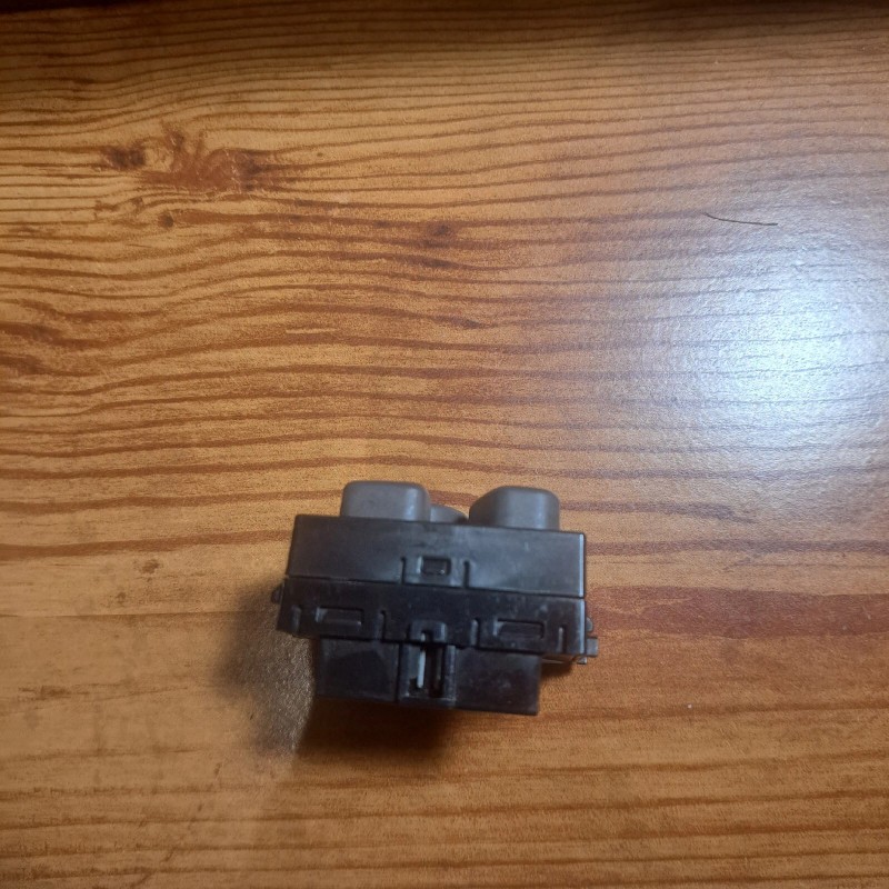 GMC 2004-2005 Cadilac Driver Seat HeaDriver Seat Heater Switch (Dark