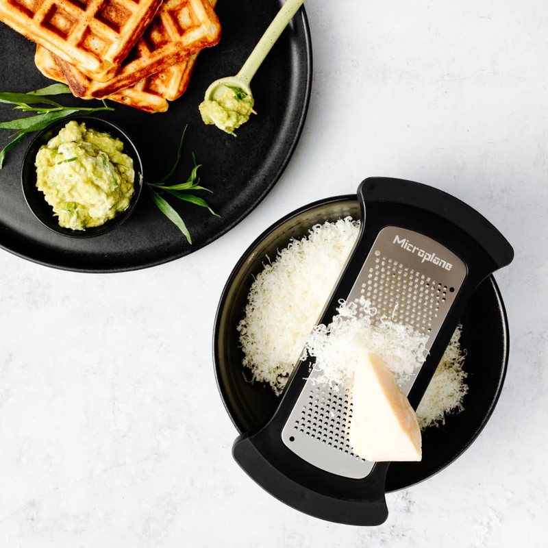 Microplane Mixing Bowl Grater Fine Grater for Zesting & Spicing
