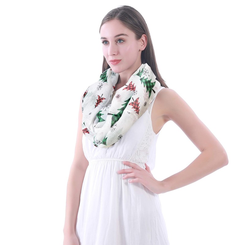 Lina & Lily Women's Loop Scarf with Christmas Pattern, White