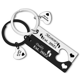New Parents Gifts Keyring Daddy and Mommy Est 2025 Pregnancy Announcement Gifts Mom to Be Gift Parents to be Jewelry Keyring Set First Time Parent Baby Shower New Father Mother to Be Gift