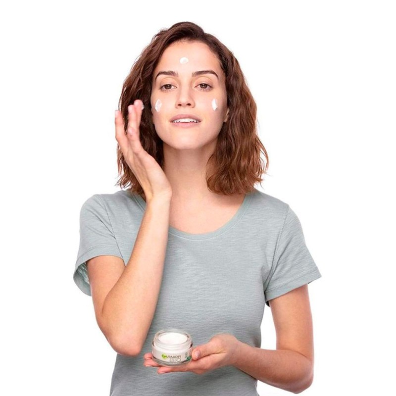 Garnier Bio Anti-Falten-Tagescreme für das Gesicht mit Lavendelöl und straffender
