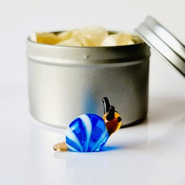 Mini Snail in a Tin - Cute Little Glass Animal - Silver Gift Tin - Miniature Figurine for Snail Lovers - Small Decoration Ornament - Home Decor