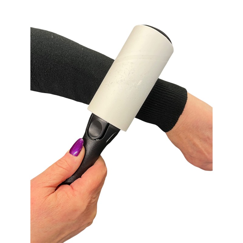 FLUFF OFF 2 Lint Roller Handles and 6 Lint Roller