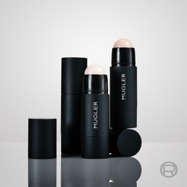 L'Oréal Paris x Mugler Magnetic Radiance Stick Highlighter Glassskin Look - All Skin Types - Crystal - Exclusive L'Oréal Paris x Mugler Collaboration