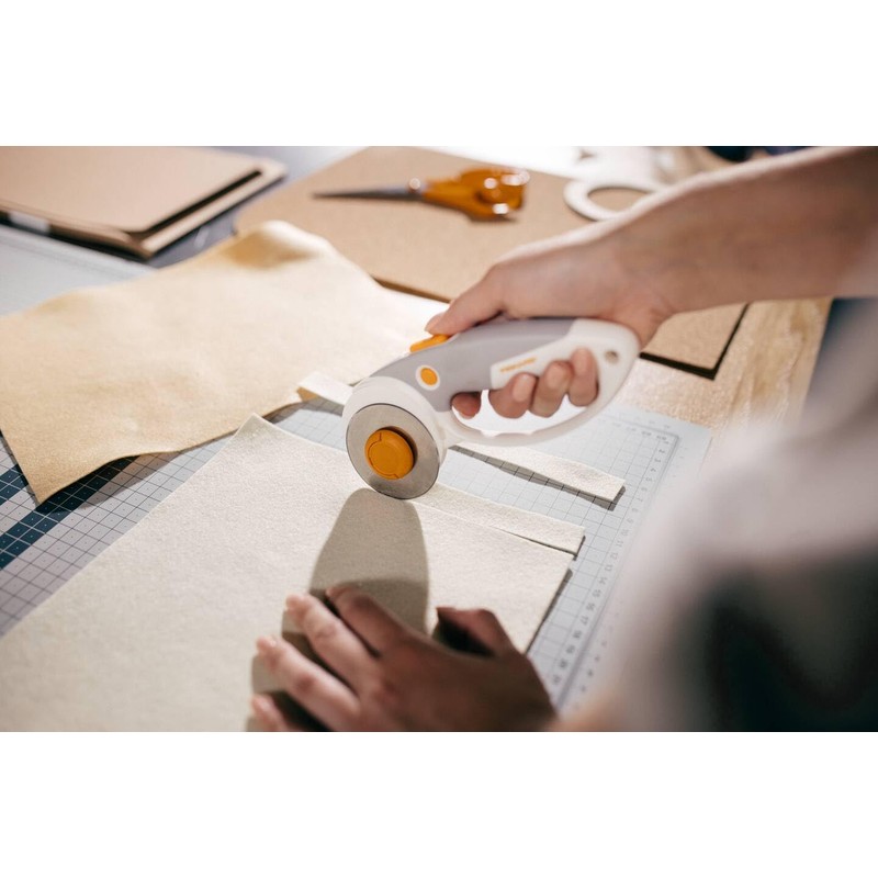 Fiskars Titanium Rotary Cutter DuoLoop (45mm, 60mm), Orange, White, Black,