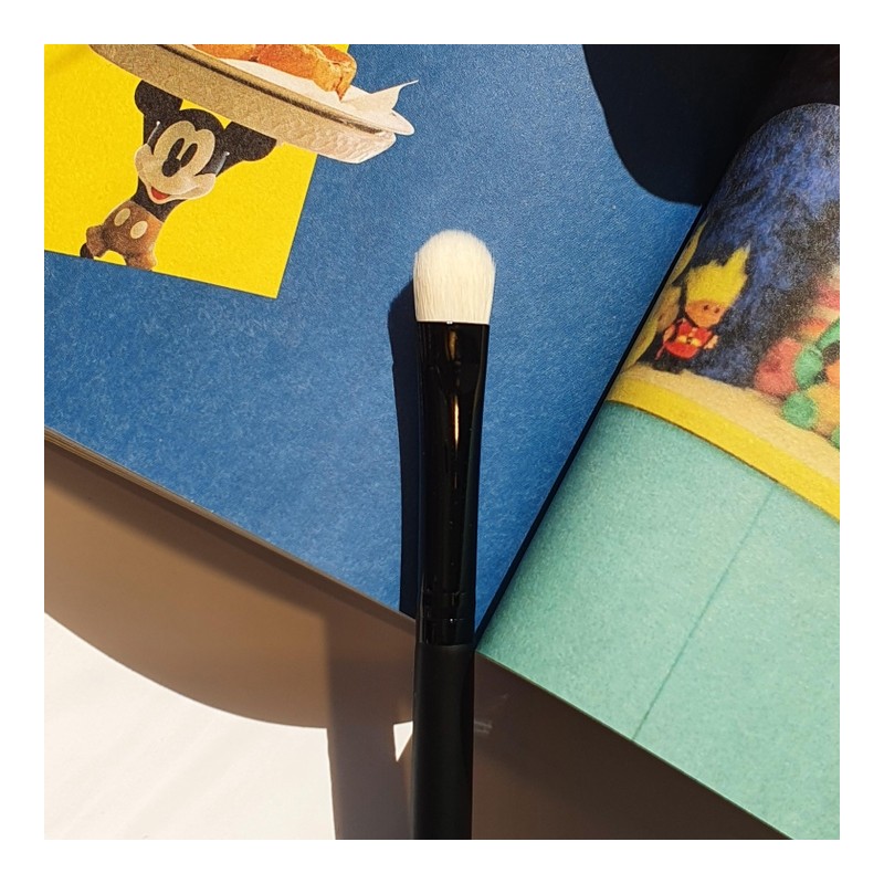 TOGO Base Shadow Brush / TOGO 베이스 섀도우 브러쉬
