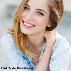 GIAYIER Miscarriage Gifts for Mothers, Forget Me Not Pressed Flowers Adjustable Bracelet, Gold Pressed Wildflowers Bracelet, Baby Loss Grief Sympathy Gift for Women, Child Loss Memorial Gifts Jewelry, Sympathy Gifts for Loss of Loved One (Miscarriage Bra