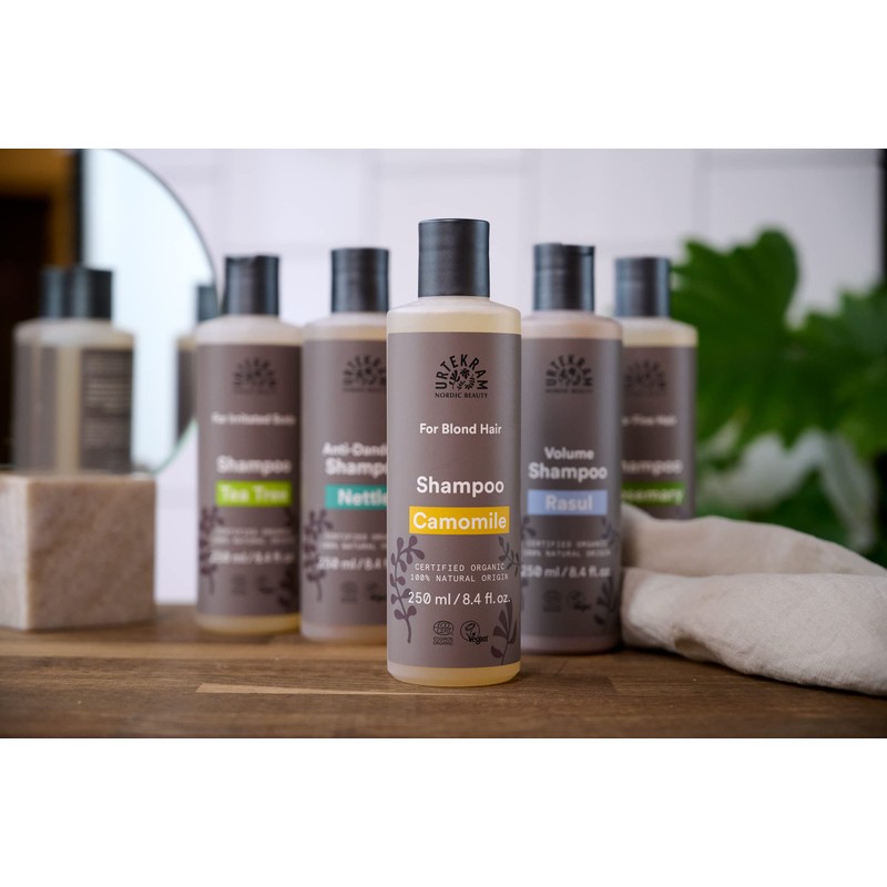 Urtekram Shampoo - Camomile - Blonde Hair - 250 ml,