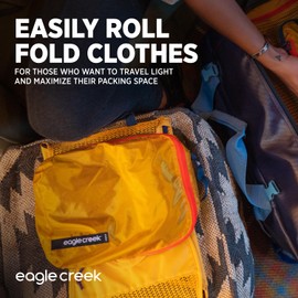 Eagle Creek Pack-It Isolate Packing Cubes for Travel Set XS/S/M - 3 Durable, Water-Resistant Luggage Organizer Bags with Angled Zip Openings, Black