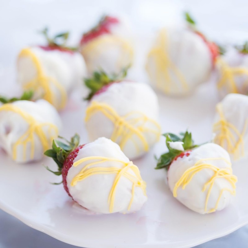 Chocomaker Bright White Vanilla Flavored Candy Wafers, 1 Pound