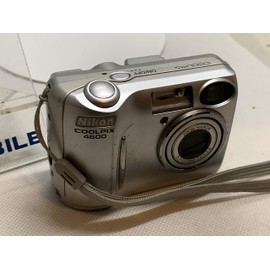 Nikon Coolpix 4600 - Digital camera - compact - 4.0 Mpix - optical zoom: 3 x - supported memory: SD - silver