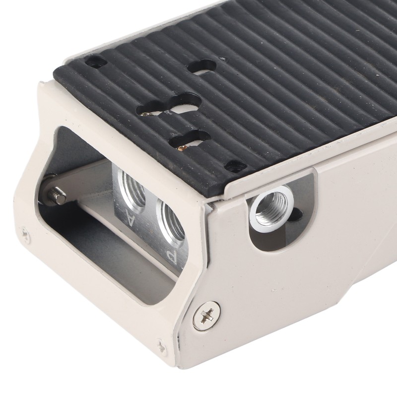 Pneumatic Pedal Valve Two Position Three Way Threaded Non Slip