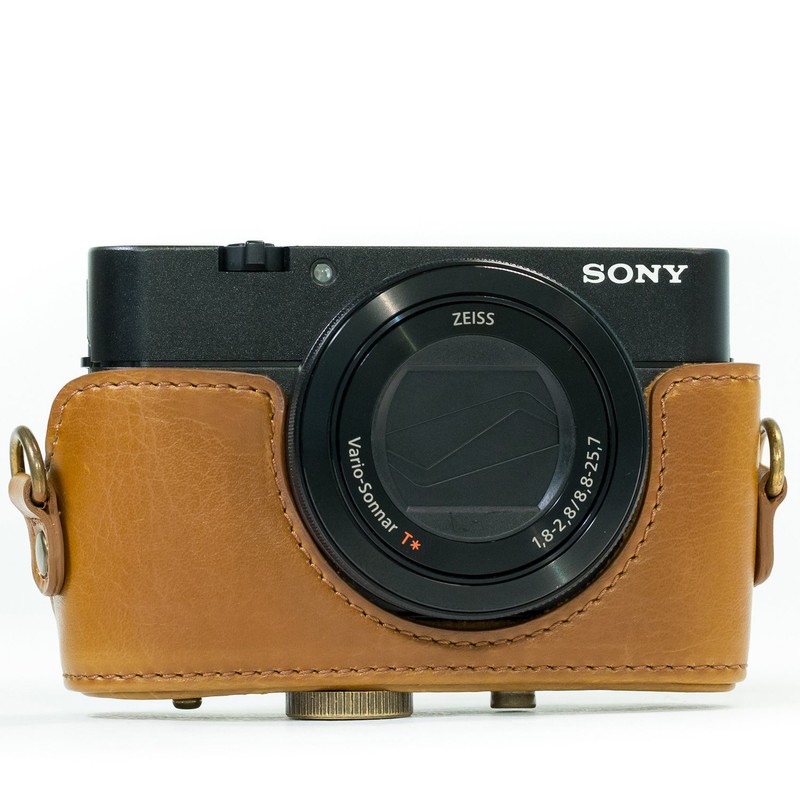 MegaGear "Ever Ready" Protective Leather Camera Case, Bag for Sony