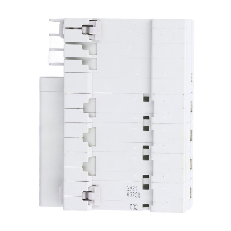 C32 Miniature Circuit Breaker 4P+N Leakage Protection for Rural Network