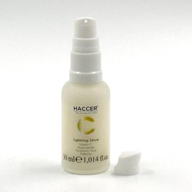 Haccer Lightening Skin Serum 30 ml - Vitamin C, Niacinamid, Hyaluronsäure und Präbiotikum - Feuchtigkeitsspendend, Schützend und Reduzierend Für Die Haut, Aufhellendes Hautserum