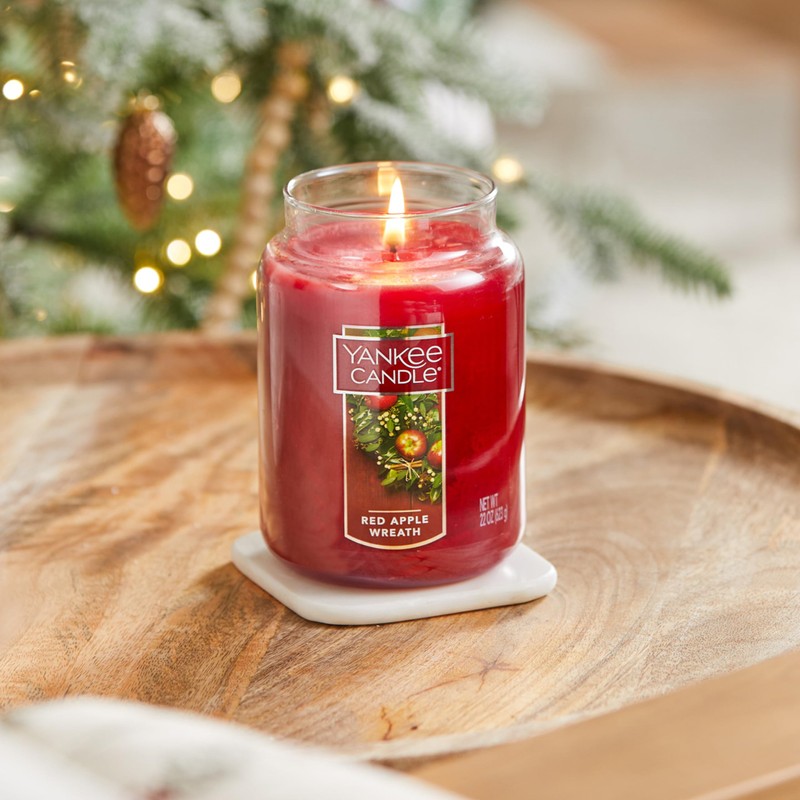 Yankee Candle Apple Wreath Scented Classic 22oz Large Jar Single