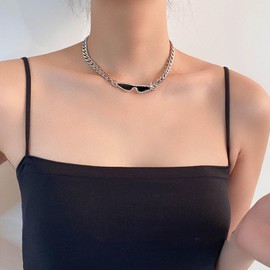 Ximdble Vintage Crystal Sunglasses Pendant Necklace Black Glasses Choker Necklace Rhinestone Sunglasses Choker Necklace Punk Curb Chain Necklace Jewelry for Women