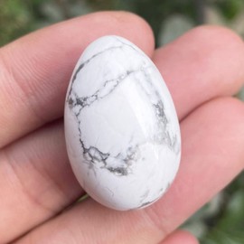 Neyisaa 4Pcs Mini Stone Egg Shaped Figurine, Polished Easter Eggs Sphere Sculpture Crafts for Decoration Fengshui Healing Chakra Reiki, White Howlite Turquoise