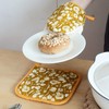 Heat Resistant Oven Mitt and Pot Holder Set with Pot