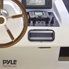 Pyle protector de radio resistente al agua, con ventana abatible.