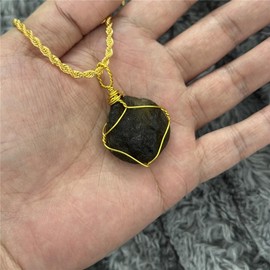 Moldavit Kristall Drahtgewickelte Halskette,Rohe Meteorit Heil Kristalle,Unregelmäßige Tektit Halskette