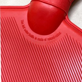 AQUAPAPA Large 1/2 Gallon Classic Non toxic Natural Rubber Hot Water Bottle with Big Heart Red Knit Cover 2 Liters
