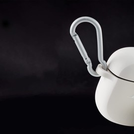 Bose Cubierta de Estuche para QuietComfort Earbuds II, Exterior Protector de silicón, con mosquetón de Aluminio para un Transporte cómodo, Blanco (Soapstone)