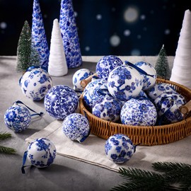 Poen 18 Pcs Christmas Chinoiserie Ball Ornaments Blue and White Chinoiserie Tree Decoration Christmas Tree Hanging Ornaments Blue White Foam Xmas Decor (2.36 Inch，2.76 Inch，3.15 Inch)