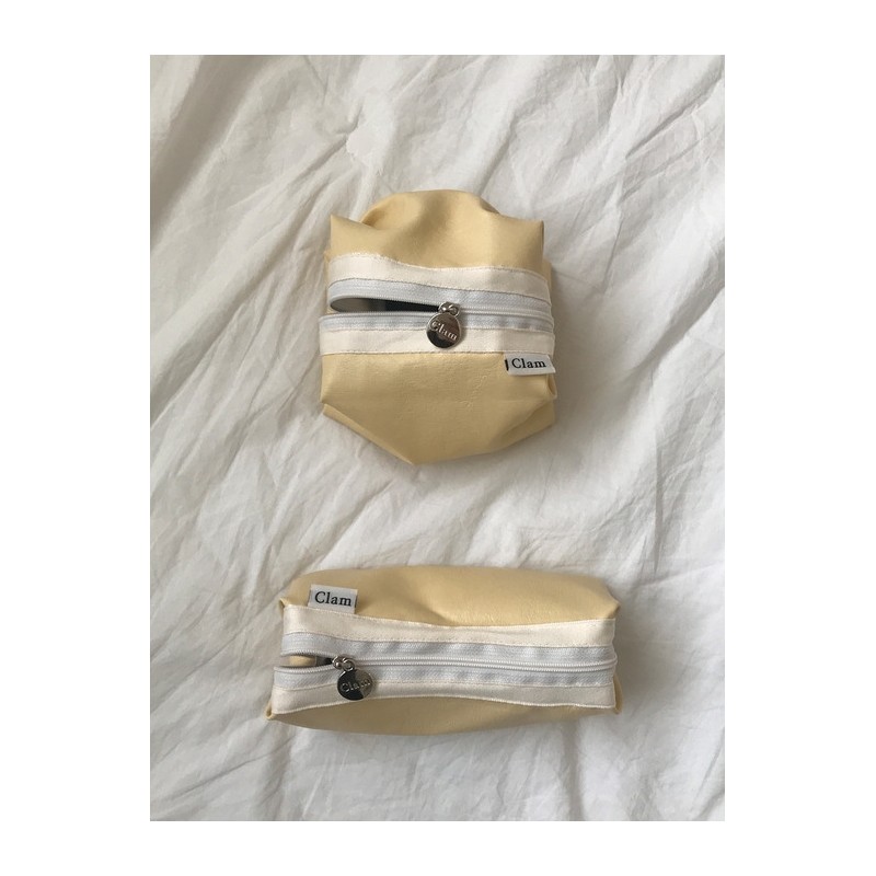 Clam round pouch Leather lemon cream / Clam round pouch
