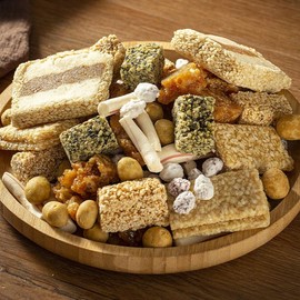 Assorted Southern Nut Candy (17.63OZ/500g) Independently packaged Hard Candy Traditional Chinese Mixed Nut Candy