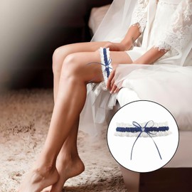 Lyivisk 3er Set Blau Weisses Strumpfband für Hochzeit, Band verziert mit Spitze, Schleife, Premium Braut Geschenk mit 2 Schutzengel Schlüsselanhänger, Handgefertigt (Dunkelblau)