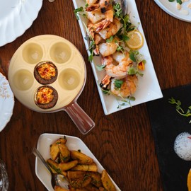 Kichvoe 1 Piece 4.5 Inch Ceramic Snail Plate Seafood Snail Plate with Feet White Snail Casserole Dish with 6 Holes and Handles for Home Restaurant Tea Towel