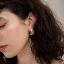 Mytys Gold Hoop Earrings for Women-18K Gold Plated Dangle Earrings-Geometry Hypoallergenic Hoop Earring Jewelry Gift (Small Hoop Gold)